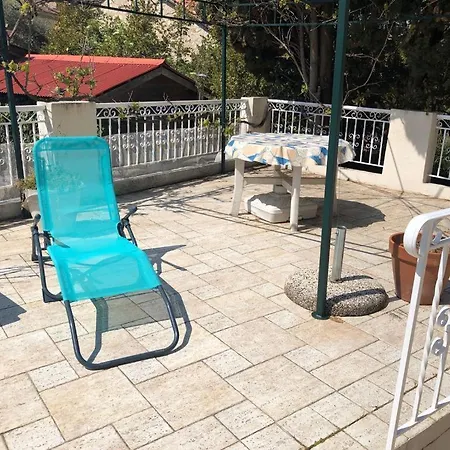 Avec Jardin A 5 Min De Marche Du Centre De Et Plages Apartment