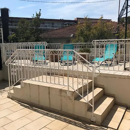 Avec Jardin A 5 Min De Marche Du Centre De Et Plages Apartment